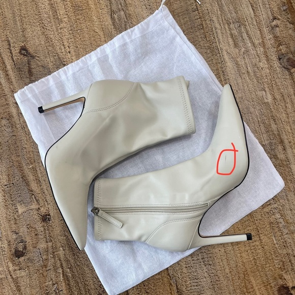 ZARA HEELED LEATHER ANKLE BOOTS - Picture 9 of 9